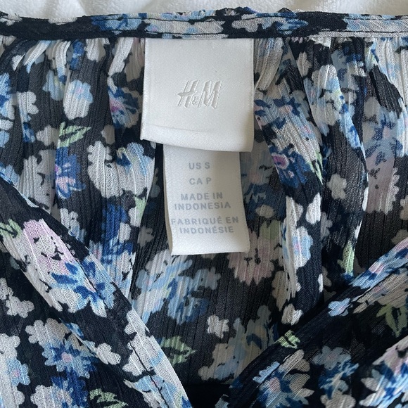 H&M Long Sleeve Chiffon Dress - Picture 3 of 12